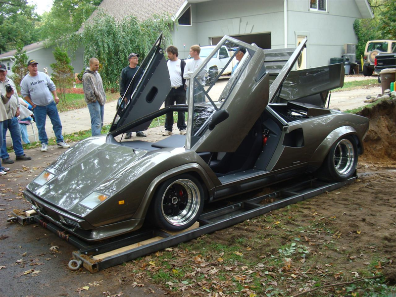 Illustration for article titled Countach Guy Needs Help: Basement-Built Lamborghini Fans Lead To Huge Web Hosting Bill